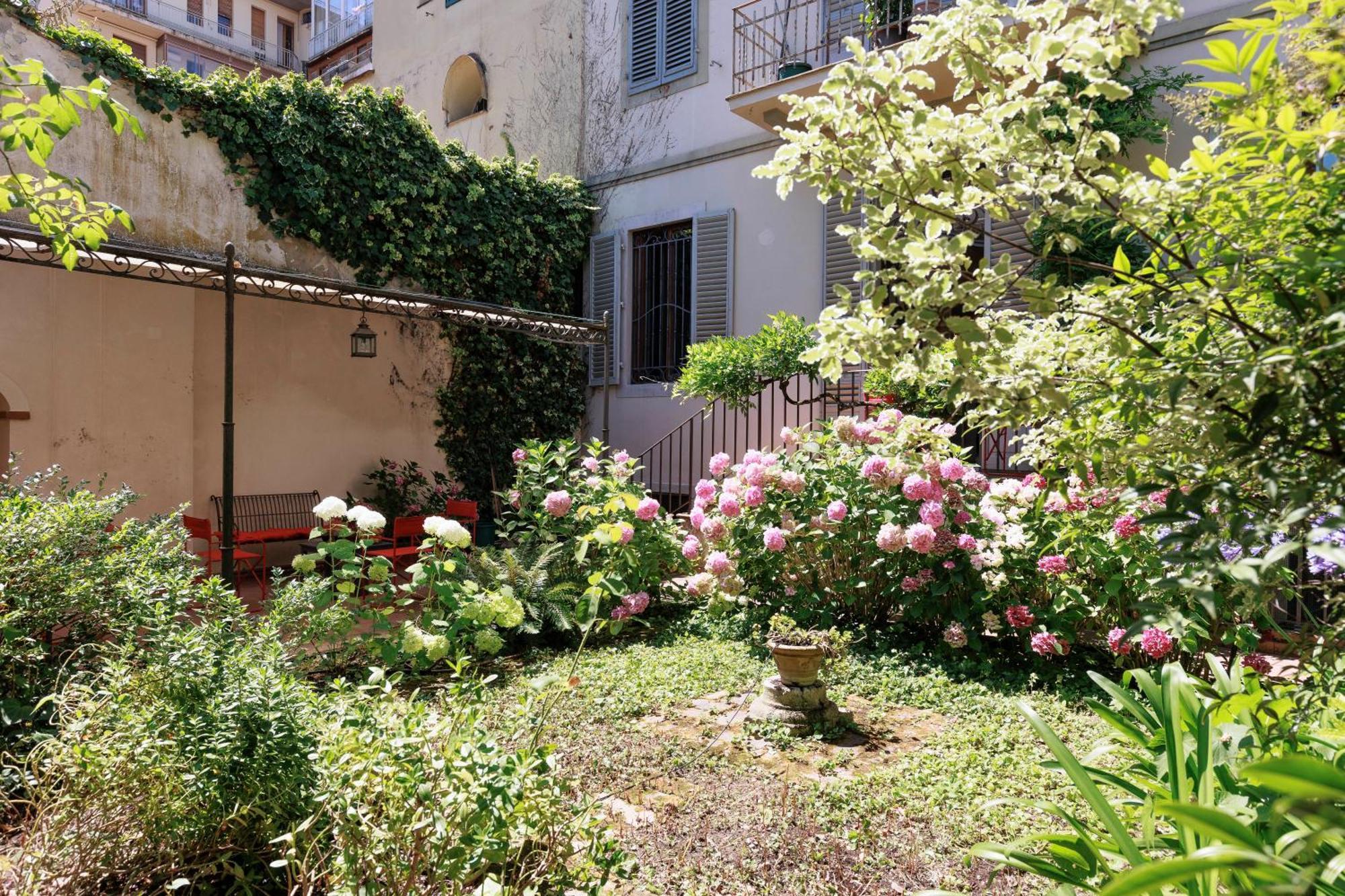 Florence Huge Apartment With Private Garden Eksteriør bilde